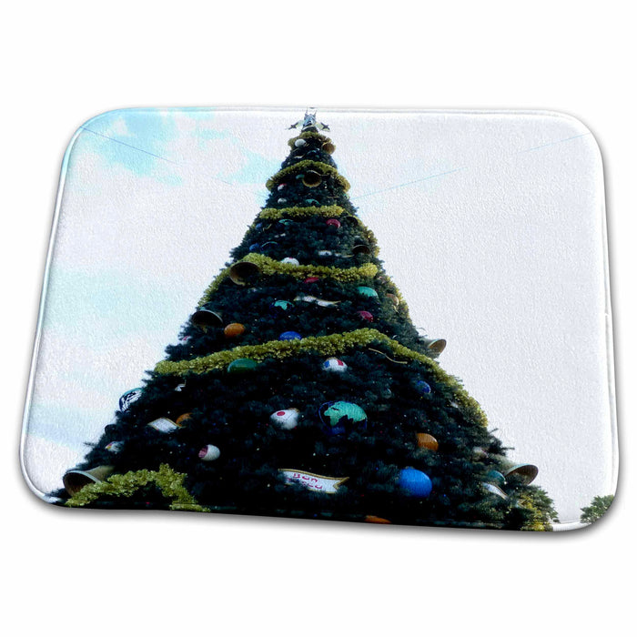 Dish Drying Mat - The gorgeous and tall tree with ornaments from around the world s Photos - Florida Christmas